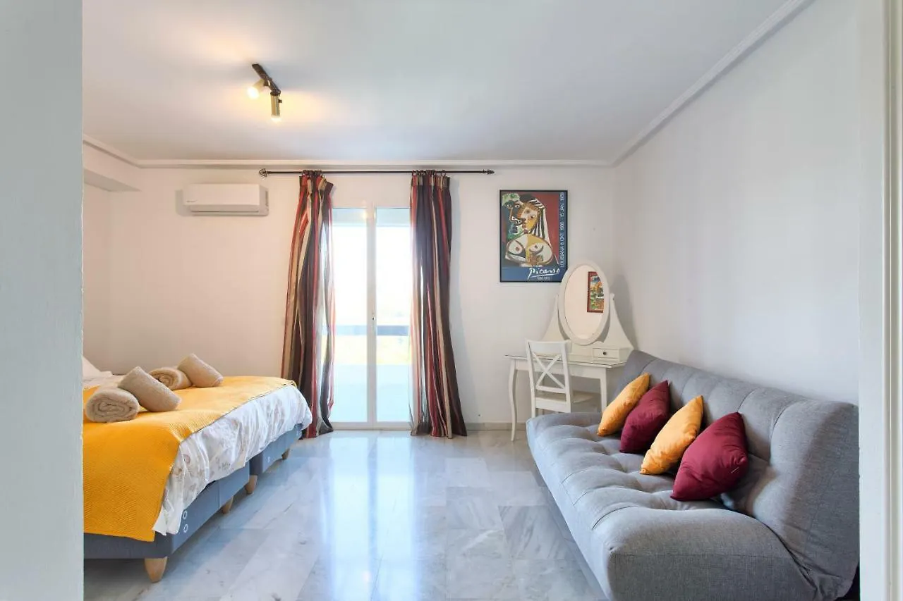 Penthouse Las Jacarandas Apartment Estepona