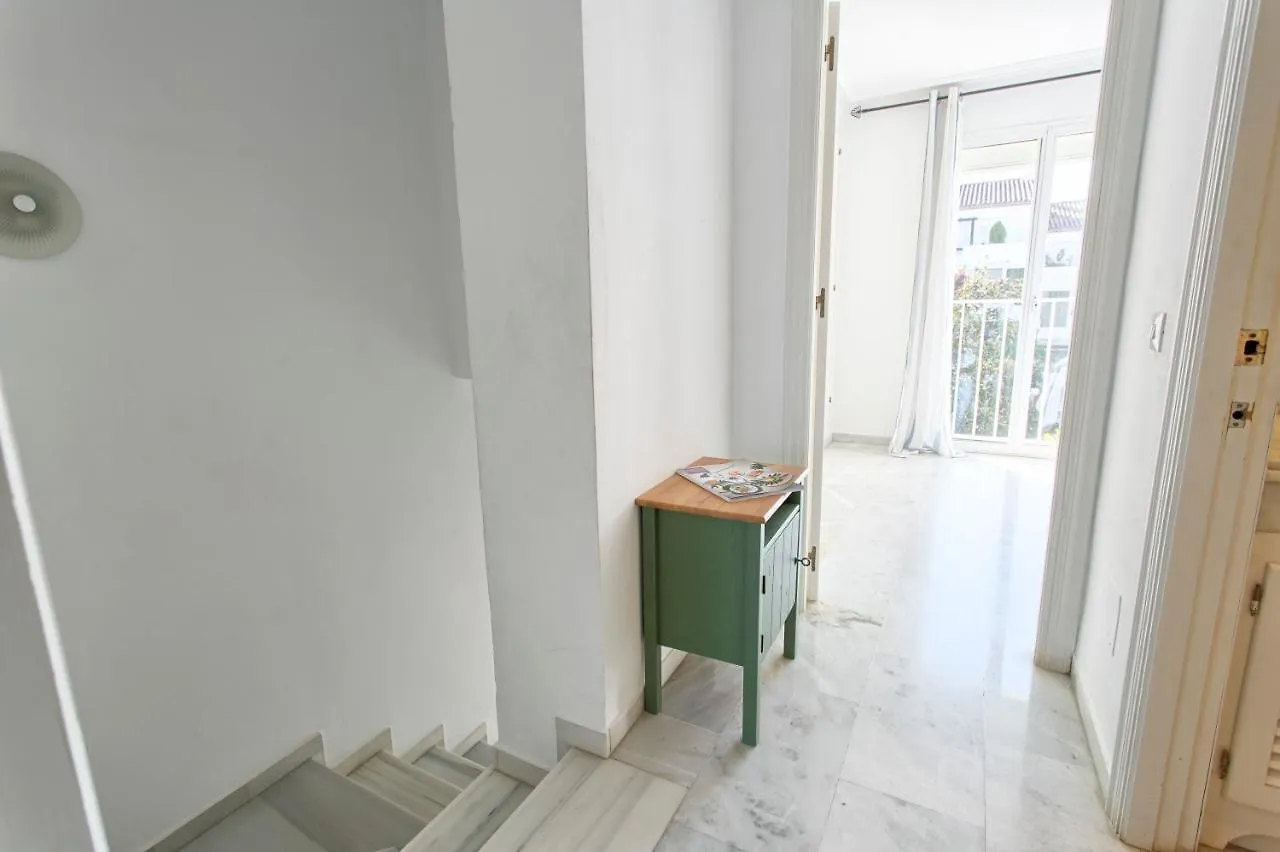 Penthouse Las Jacarandas Apartment Estepona